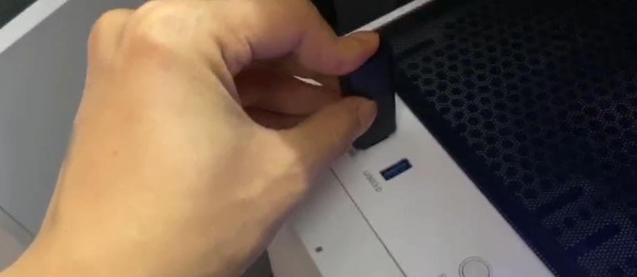 电脑U盘文件无法删除怎么办？（解决U盘中不可删除文件的方法及技巧）