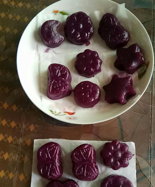 家常美味蜜豆南瓜饼的制作方法（健康营养，口感独特，快来一起制作吧！）