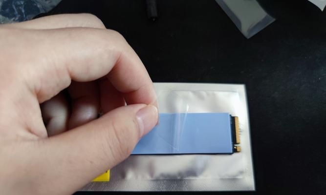 固态硬盘首次使用注意事项（新买固态硬盘的配置和使用方法解读）