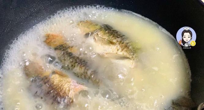 享受美味的炖鱼汤（如何炖出一碗口感鲜美的炖鱼汤）