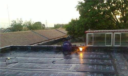 彻底解决屋顶漏水的方法（完美修复屋顶漏水问题）