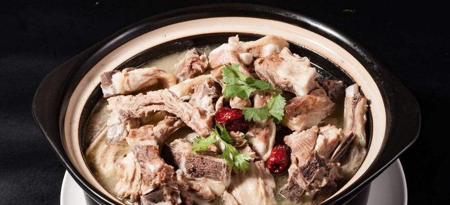炖出美味鲜嫩的羊排骨（掌握关键步骤）
