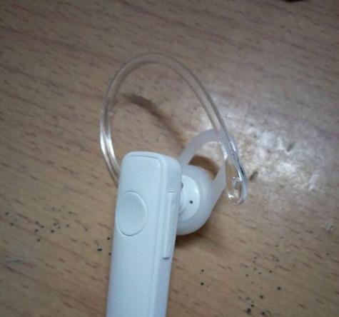 无线蓝牙耳机连接手机的技巧（简单实用的蓝牙连接方法及注意事项）