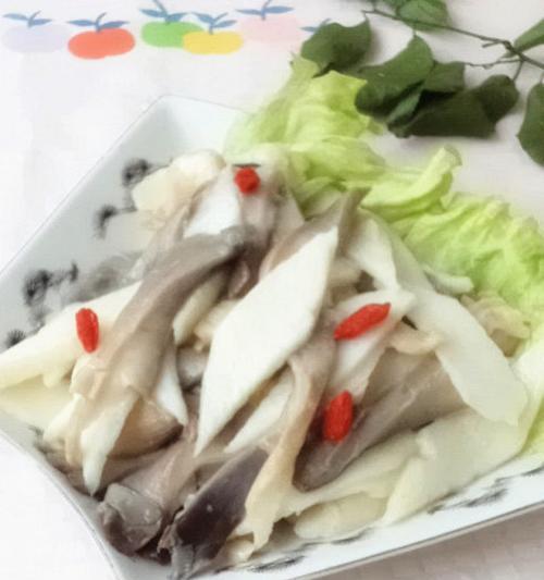 平菇怎么做好吃素炒？有哪些简单易学的食谱推荐？