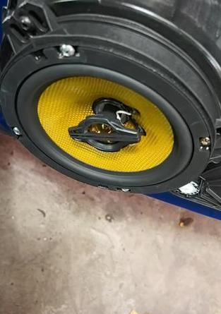 低音炮装喇叭好吗？如何正确安装低音炮喇叭？
