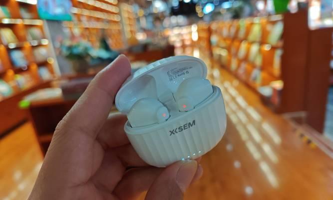 悬挂式蓝牙耳机如何进行连接？连接后使用体验如何？
